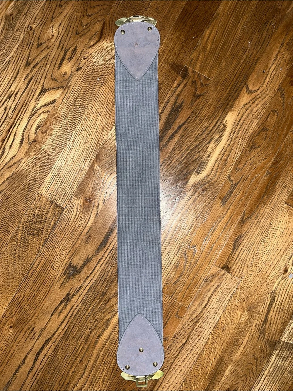 Elastic Women's Waist Belt with Green Leaf Accent. XS.